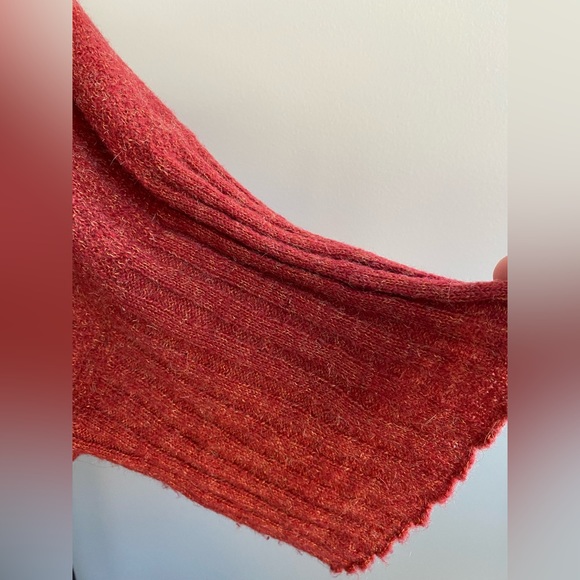 Beautiful cropped turtleneck sweater - Picture 5 of 12